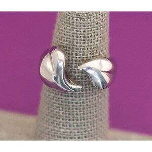 Vintage Gothic Silver Tone Ring Size 4 - Q7